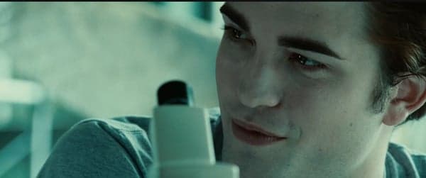 爱德华与贝拉生物课初识